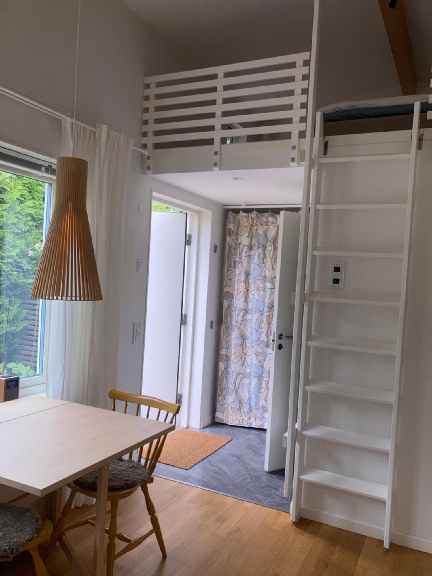 Tiny Grey House With Loft, 15 Min From City Center Göteborg Extérieur photo