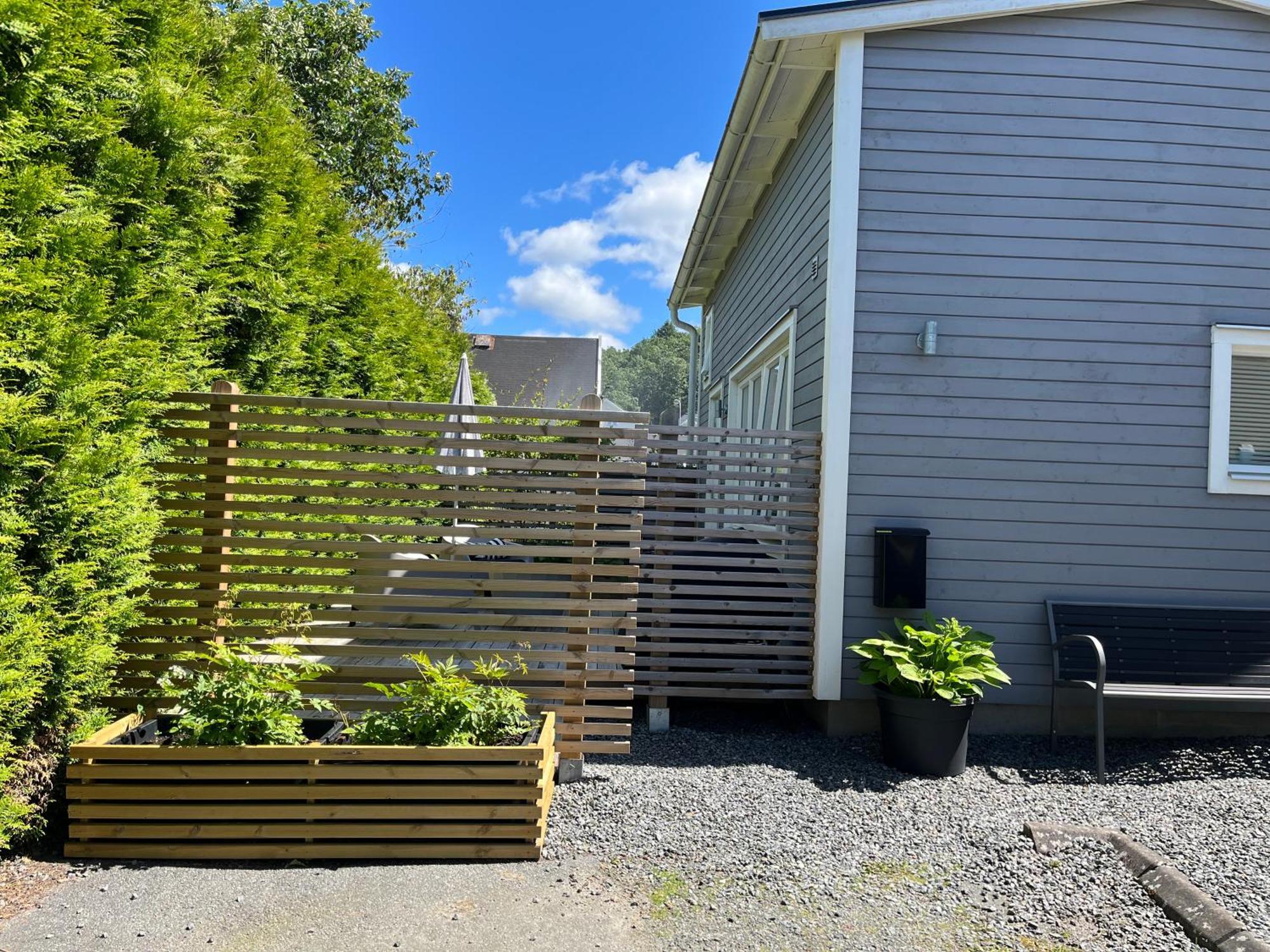 Tiny Grey House With Loft, 15 Min From City Center Göteborg Extérieur photo