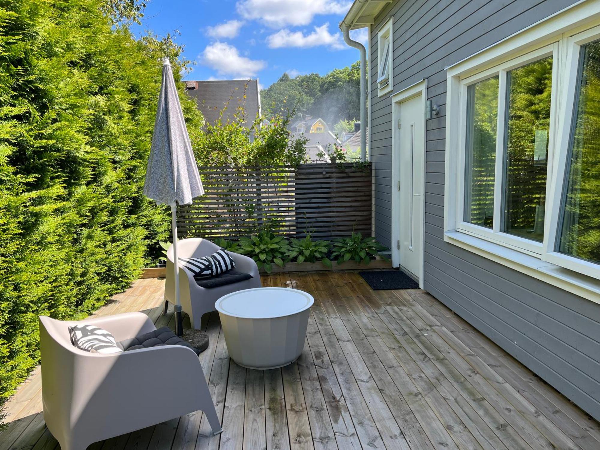 Tiny Grey House With Loft, 15 Min From City Center Göteborg Extérieur photo