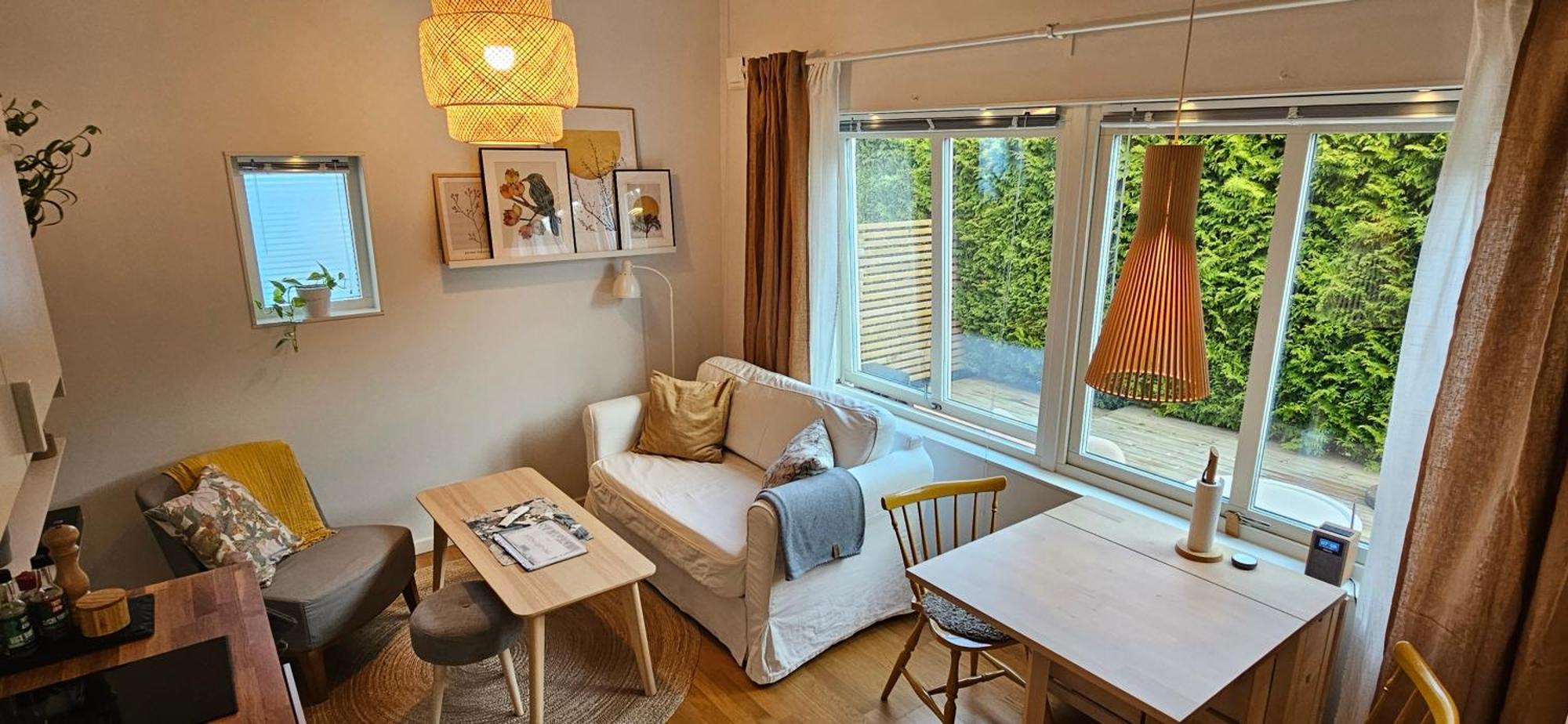 Tiny Grey House With Loft, 15 Min From City Center Göteborg Extérieur photo