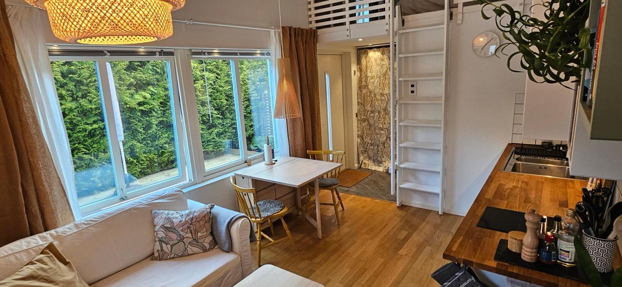Tiny Grey House With Loft, 15 Min From City Center Göteborg Extérieur photo